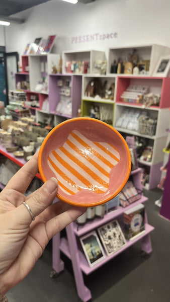Bowls | Medium | Orange Scallop
