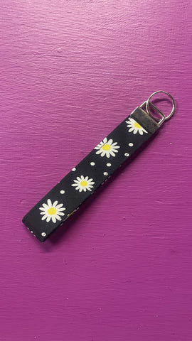Wrislet Keychain Daisy