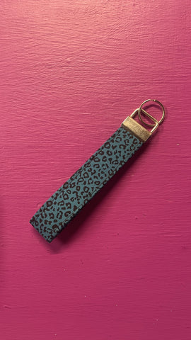 Wrislet Keychain Teal Leopard