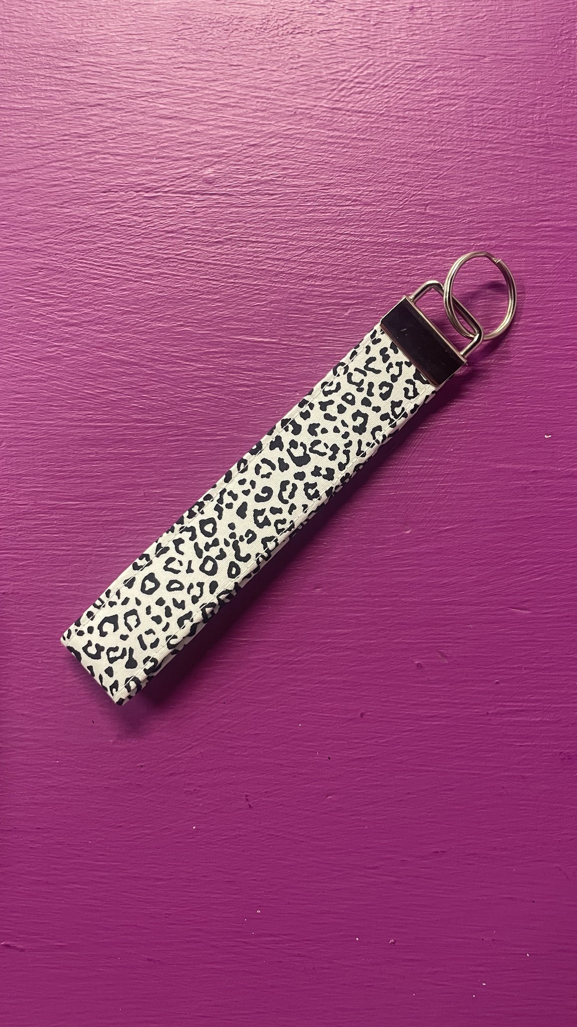 Wrislet Keychain White Animal Print