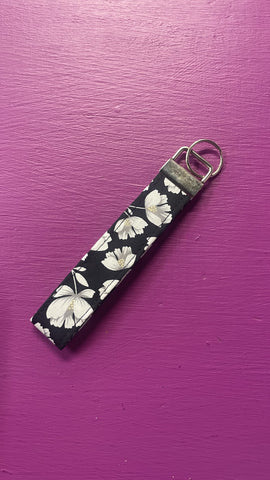 Wrislet Keychain Black and White Floral