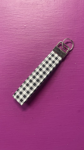 Wrislet Keychain Black and White Gingham
