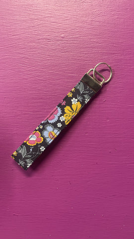 Wrislet Keychain Carnation Flower