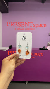 Earrings fishy with bubble bead orange