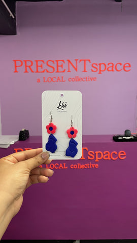Earrings little body with daisy blueandpink