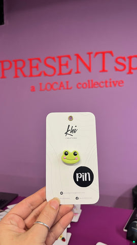 Pin frog face