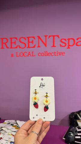 Earrings bee daisy and strawberry
