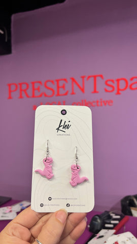 Earrings dino pink