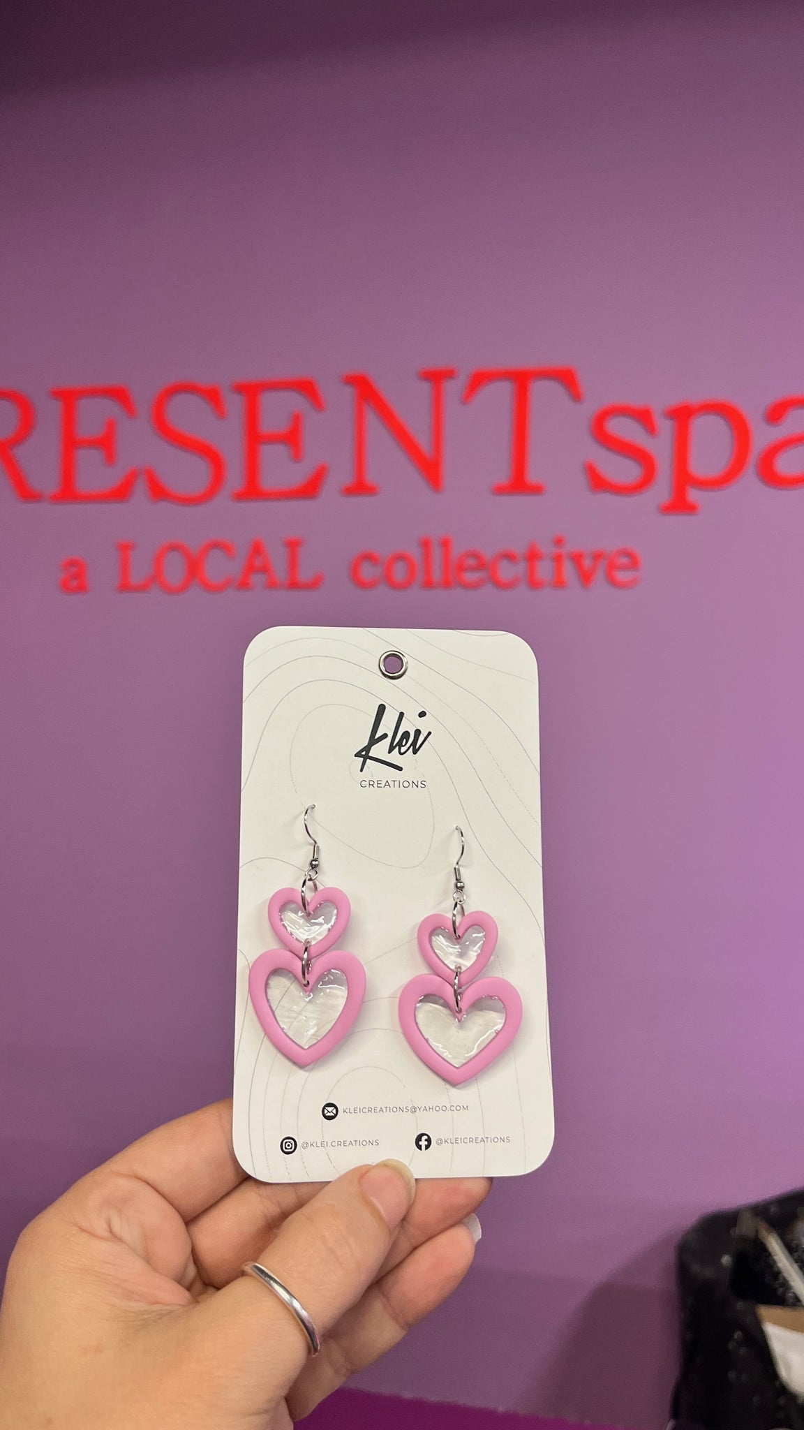 Earrings double heart light pink