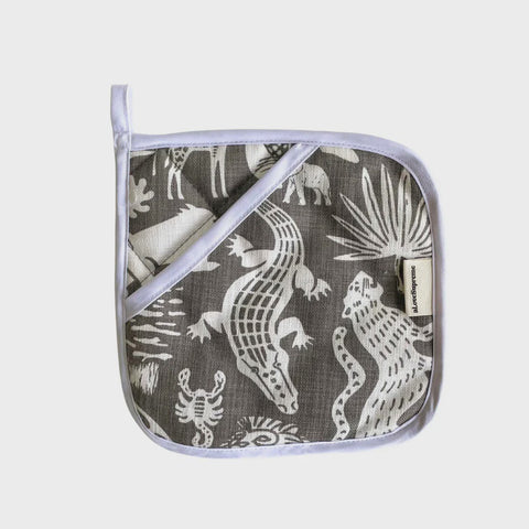 Pot Holder / Africa Untamed (White on Khaki)