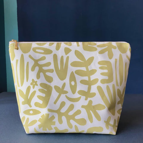Toiletry Bag Fully Lined & Waterproof | Elise in Lime