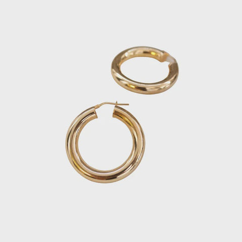 Earring gold belle hoop