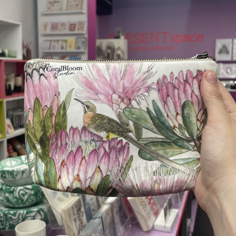 Clutch Large Proteas