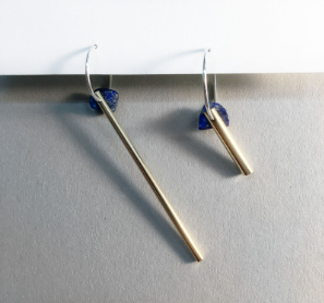 Earrings Mismatch Falling Stone and Warming